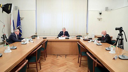 Круглый стол Комитета по безопасности и противодействию коррупции по обсуждению законопроекта «О внесении изменений в Федеральный закон «О полиции»