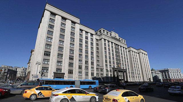 Принят закон о локализации такси