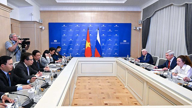 Иван Мельников принял вьетнамскую парламентскую делегацию