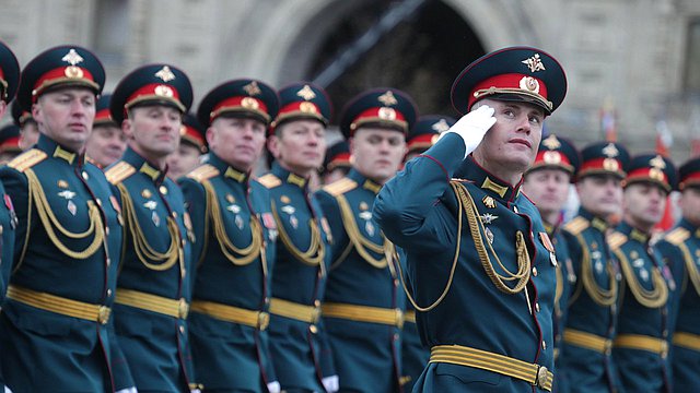 Герои России без очереди получат право въехать в новый дом