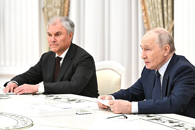 Председатель Государственной Думы VIII созыва Вячеслав Володин и Президент РФ Владимир Путин. Фото: пресс-служба Президента РФ