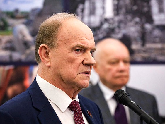 Руководитель фракции КПРФ Геннадий Зюганов