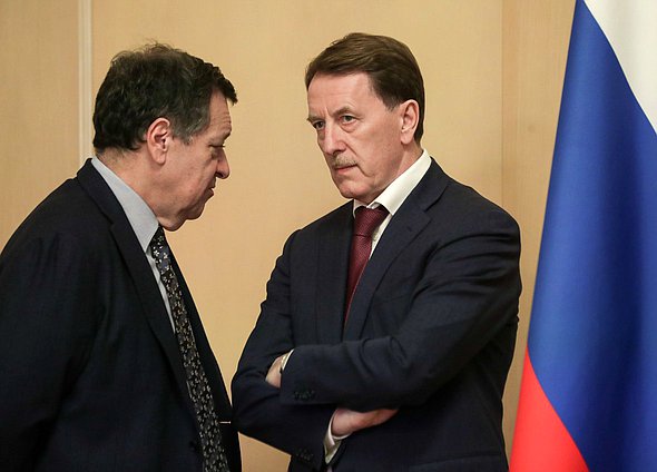 Председатель Комитета по бюджету и налогам Андрей Макаров и заместитель Председателя ГД Алексей Гордеев