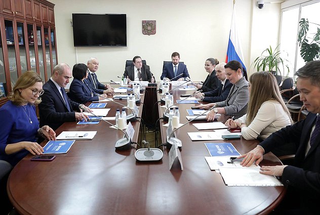 Заседание Комитета по делам национальностей с участием руководителя Федерального агентства по делам национальностей Игоря Баринова