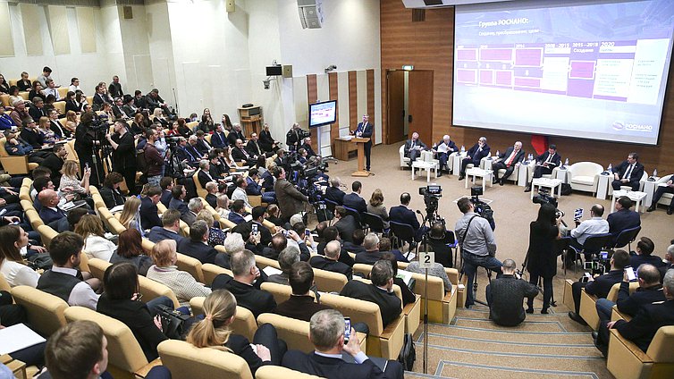 Круглый стол на тему «Состояние и перспективы развития наноиндустрии в Российской Федерации»