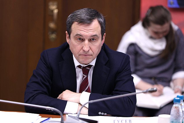 Первый заместитель Председателя Комитета по контролю Дмитрий Гусев