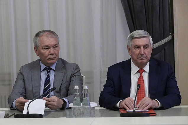 Chairman of the Committee on Issues of the Commonwealth of Independent States and Contacts with Fellow Countrymen Leonid Kalashnikov and First Deputy Chairman of the State Duma Ivan Melnikov