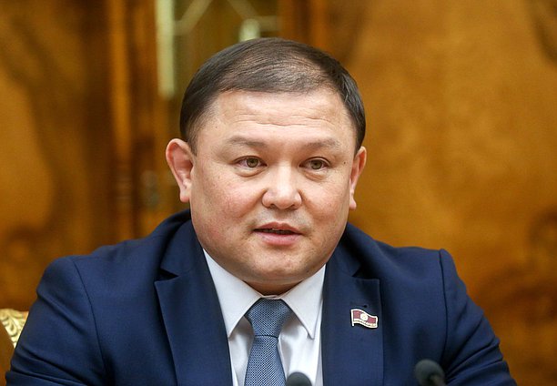 Председатель Жогорку Кенеша Киргизии Дастанбек Джумабеков