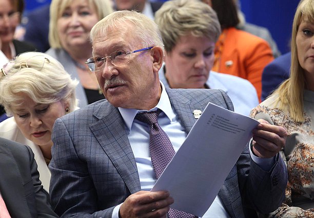 Председатель Комитета по контролю Олег Морозов