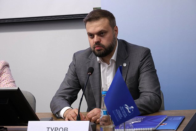 Председатель Комиссии Парламентского Собрания по молодежной политике, спорту и туризму Артем Туров