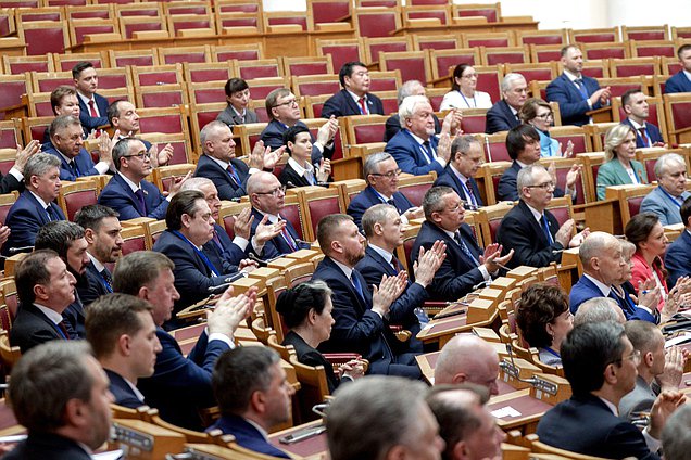 Выступление Президента РФ Владимира Путина перед участниками заседания Совета законодателей при Федеральном Собрании РФ