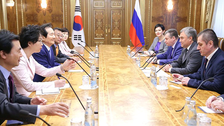 Встреча Председателя Государственной Думы Вячеслава Володина с бывшим Председателем Национального собрания Республики Корея Чон Се Гюном