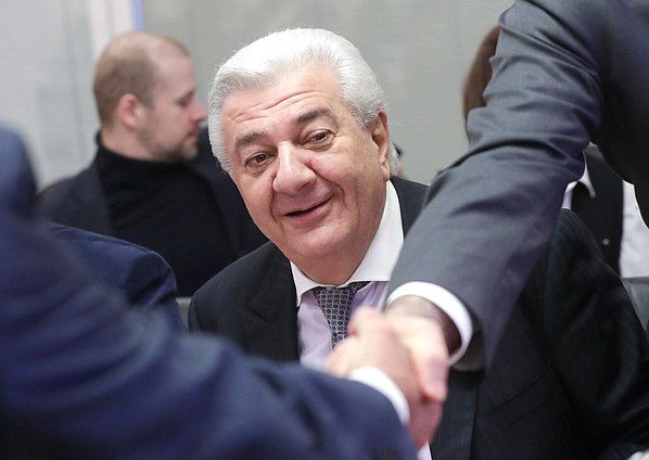 Член Комитета по энергетике Заур Геккиев