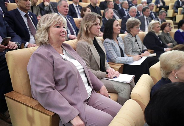 Заместитель Председателя Комитета по вопросам семьи, женщин и детей Елена Вторыгина