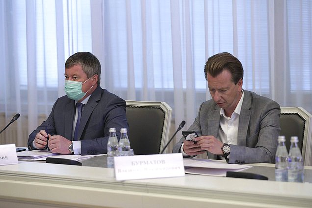 Руководитель Аппарата ГД Игорь Дивейкин и Председатель Комитета по экологии и охране окружающей среды Владимир Бурматов
