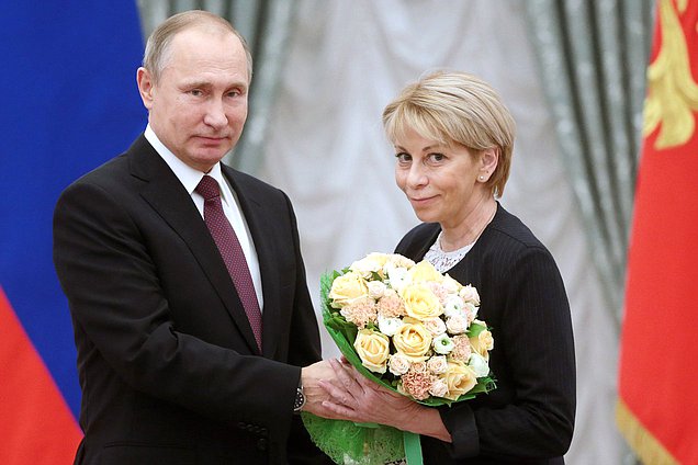 Президент РФ Владимир Путин и Елизавета Глинка