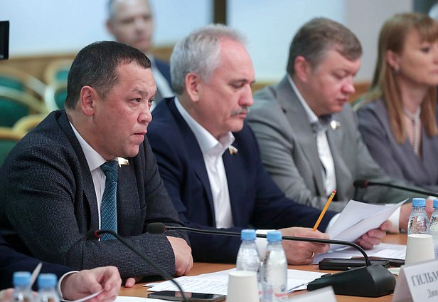 Член Комитета по безопасности и противодействию коррупции Динар Гильмутдинов
