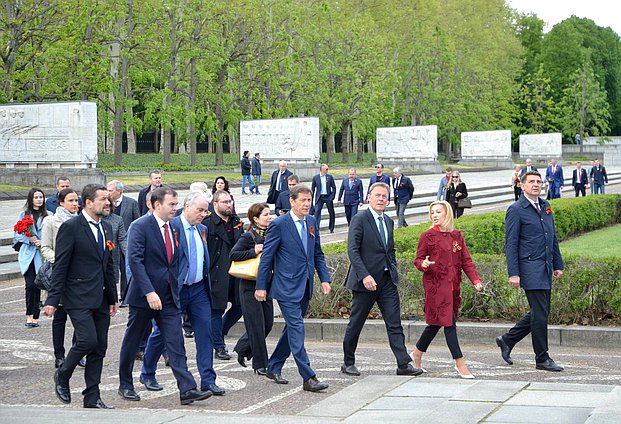 Delegation of the State Duma visited Treptower Park in Berlin