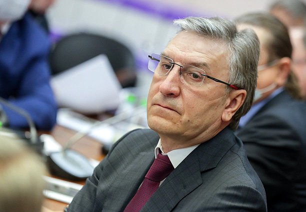 Член Комитета по бюджету и налогам Айрат Фаррахов