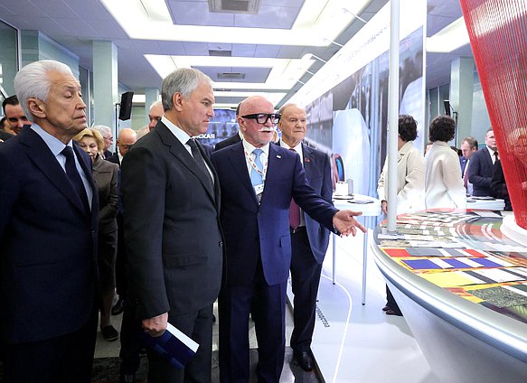 Руководитель фракции "Единая Россия" Владимир Васильев и Председатель Государственной Думы Вячеслав Володин