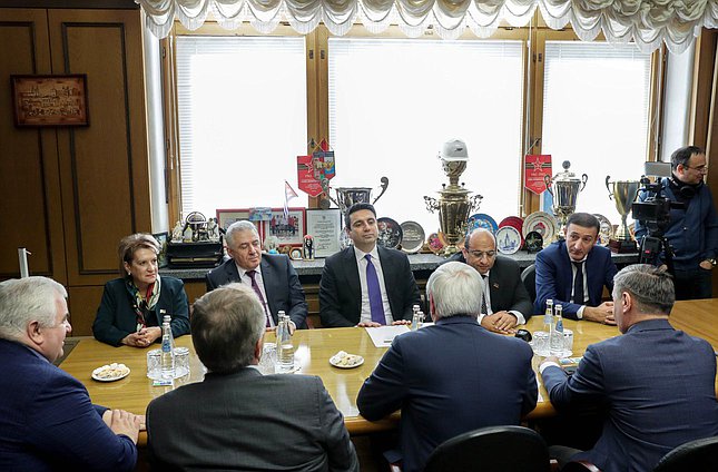 Встреча руководства фракции КПРФ с Председателем Национального Собрания Республики Армения Аленом Симоняном