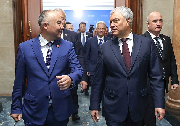 Председатель Государственной Думы Вячеслав Володин и Председатель Жогорку Кенеша Киргизской Республики Нурланбек Тургунбек уулу