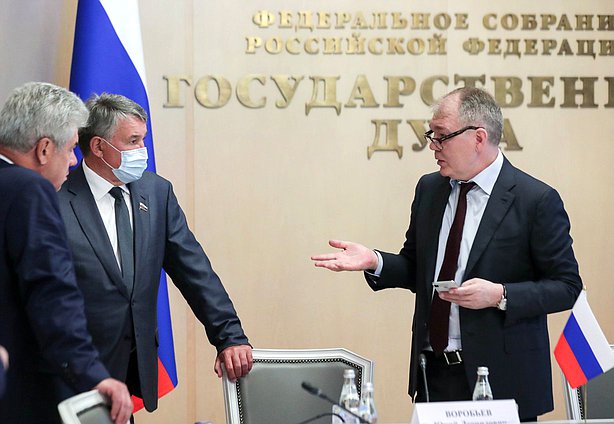 Deputy Speaker of the Federation Council Yury Vorobyov and Chairman of the Committee on Issues of the Commonwealth of Independent States and Contacts with Fellow Countryman Leonid Kalashnikov