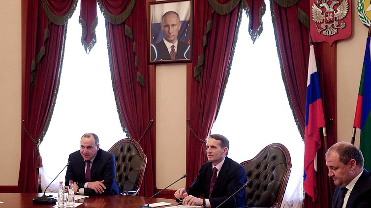   Встреча Сергея Нарышкина с главой Карачаево-Черкесской Республики Рашидом Темрезовым и членами Народного Собрания (Парламента) Карачаево-Черкесской Республики.