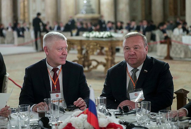 Chairman of the Committee on Security and Corruption Control Vasilii Piskarev and Chairman of the Committee on Defence Vladimir Shamanov
