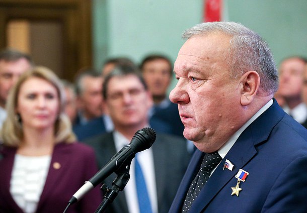 Председатель Комитета по обороне Владимир Шаманов