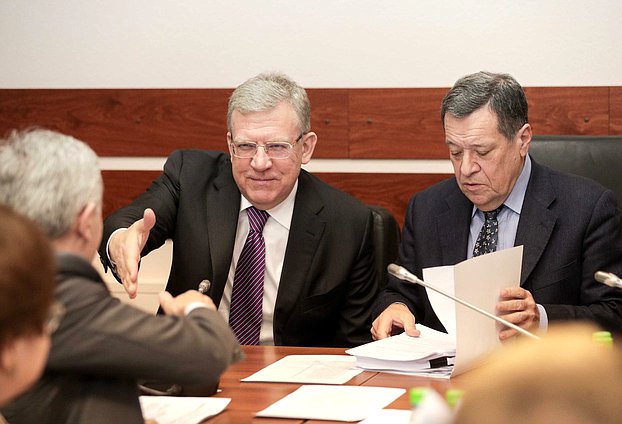 Глава Счетной палаты РФ Алексей Кудрин и Председатель Комитета по бюджету и налогам Андрей Макаров