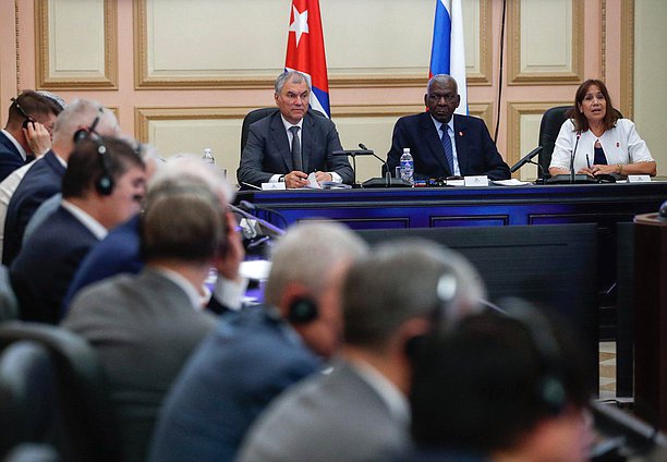 Chairman of the State Duma Vyacheslav Volodin, President of the National Assembly of People's Power and the Council of State of Cuba Esteban Lazo Hernández and Vice President of the National Assembly of People's Power of Cuba Ana María Marí Machado
