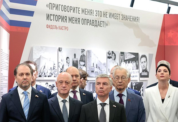 Член Комитета по экологии, природным ресурсам и охране окружающей среды Владимир Сысоев, заместитель Председателя Государственной Думы Александр Бабаков и член Комитета по физической культуре и спорту Евгений Ревенко