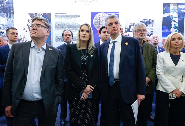 Член Комитета по труду, социальной политике и делам ветеранов Андрей Исаев, Председатель Комитета по развитию гражданского общества, вопросам общественных и религиозных объединений Яна Лантратова, руководитель фракции ЛДПР Леонид Слуцкий и Председатель Комитета по культуре Ольга Казакова