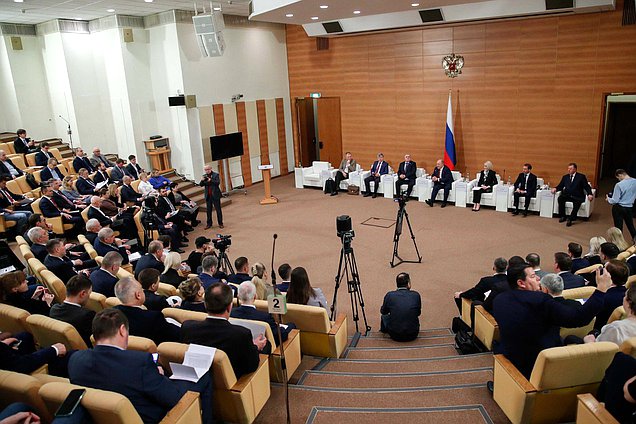 Встреча заместителя Председателя Правительства РФ Виктории Абрамченко с членами фракции КПРФ