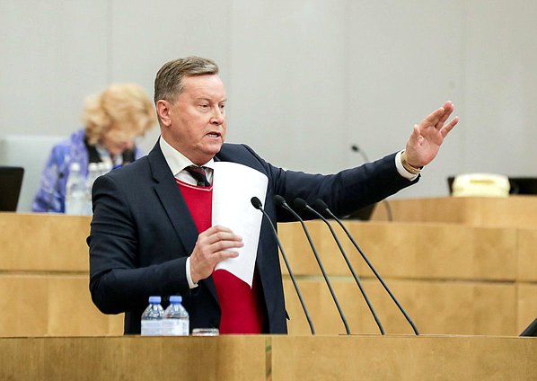 Первый заместитель Председателя Комитета по контролю и Регламенту Олег Нилов