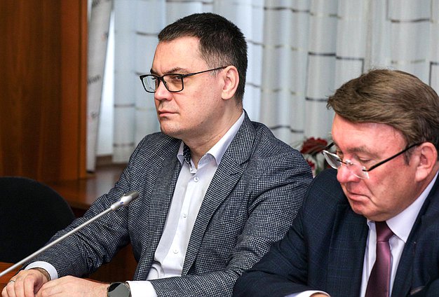 Заместитель Председателя Комитета по вопросам собственности, земельным и имущественным отношениям Алексей Корниенко