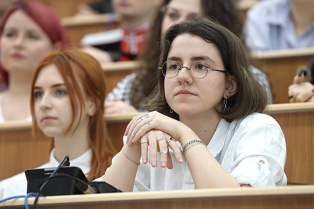 студенты