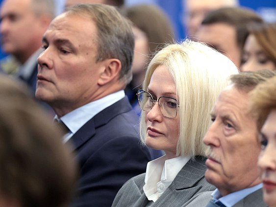 Заместители Председателя Государственной Думы Петр Толстой, Виктория Абрамченко и Алексей Гордеев