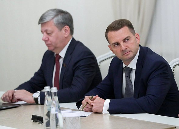 First Deputy Chairman of the Committee on International Affairs Dmitry Novikov and Chairman of the Committee on Labor, Social Policy and Veterans' Affairs Yaroslav Nilov