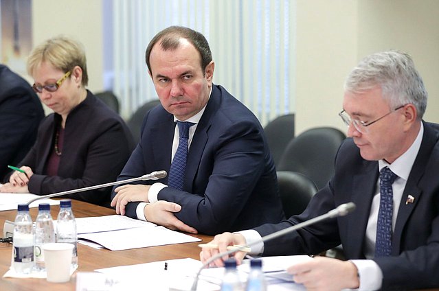 Заместитель Председателя Комитета по экономической политике Станислав Наумов