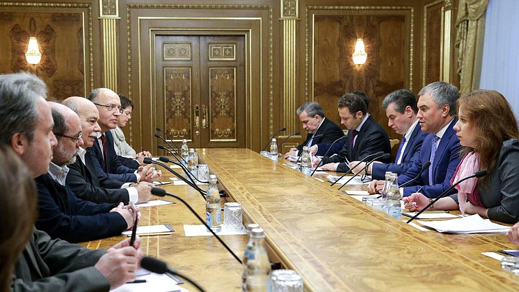 Участники во время встречи.