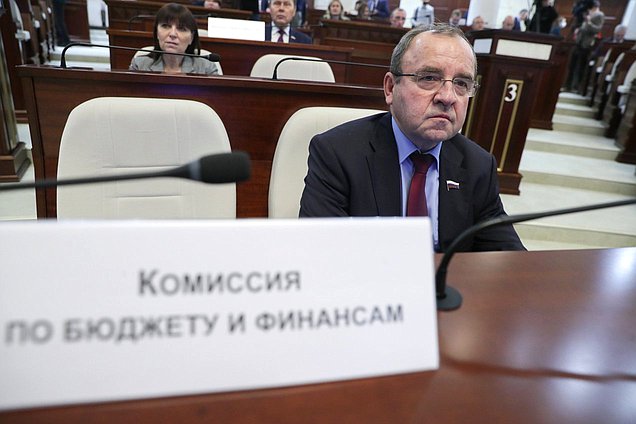 Член Комитета по по бюджету и налогам Виктор Селиверстов