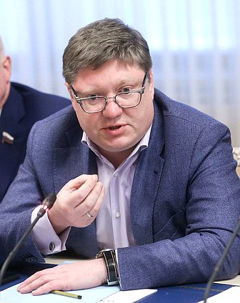 Член Комитета по бюджету и налогам Андрей Исаев