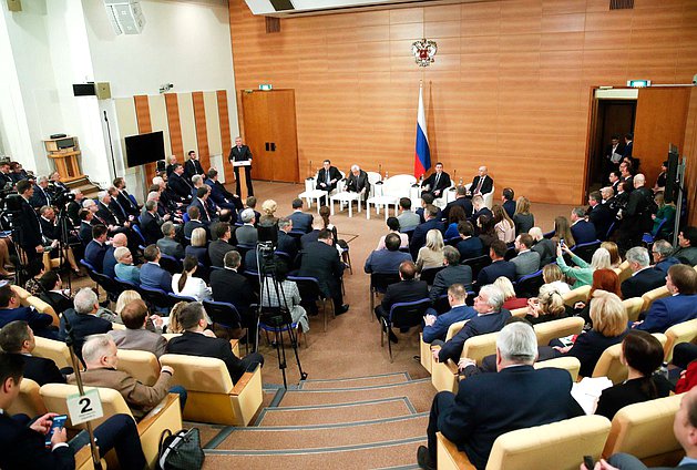 Встреча Министра финансов РФ Антона Силуанова с членами фракции «Единая Россия»