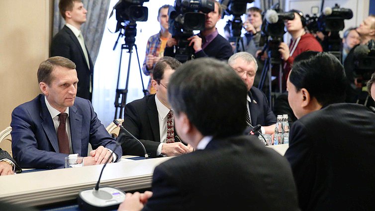 Встреча Председателя Государственной Думы Федерального Собрания Российской Федерации Сергея Нарышкина с экс-премьером Японии Юкио Хатоямой.