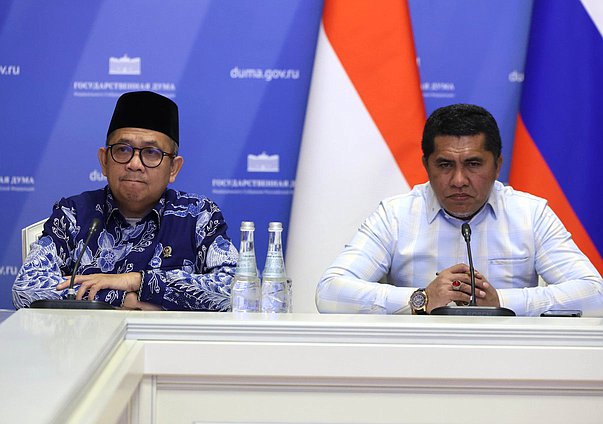 Встреча заместителя Председателя Государственной Думы Петра Толстого с Председателем Совета представителей регионов Народного консультативного конгресса Республики Индонезии Султаном Бактиаром Наджамудином