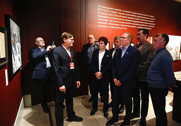 Члены делегаций стран-членов ОДКБ посетили выставки "Великая Победа. Россия - моя история" и "Без срока давности. Нюрнберг. 80 лет" в Москве