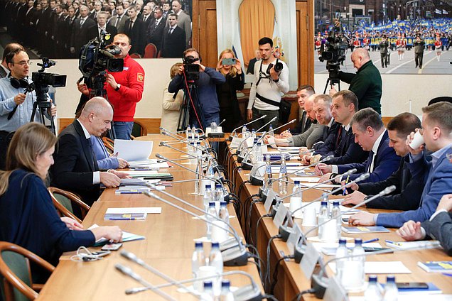 Встреча Министра финансов РФ Антона Силуанова с членами фракции ЛДПР