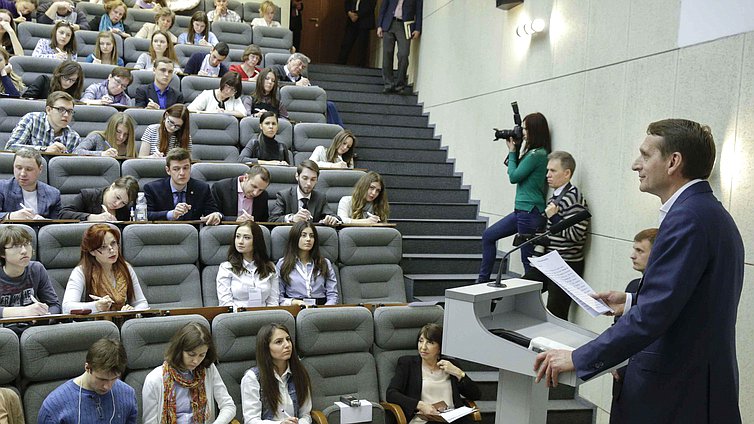 Председатель Государственной Думы С.Е. Нарышкин принял участие в международной образовательной  акции "Тотальный диктант".